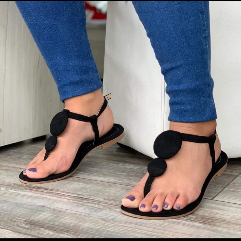 Thong sandal